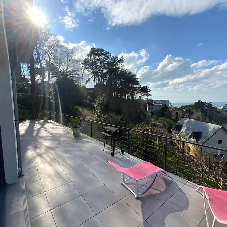 Villa Panorama, Vue Et Falaises D