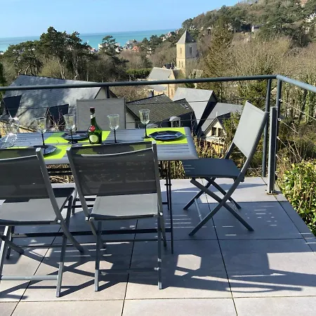 Villa Panorama, Vue Et Falaises D *